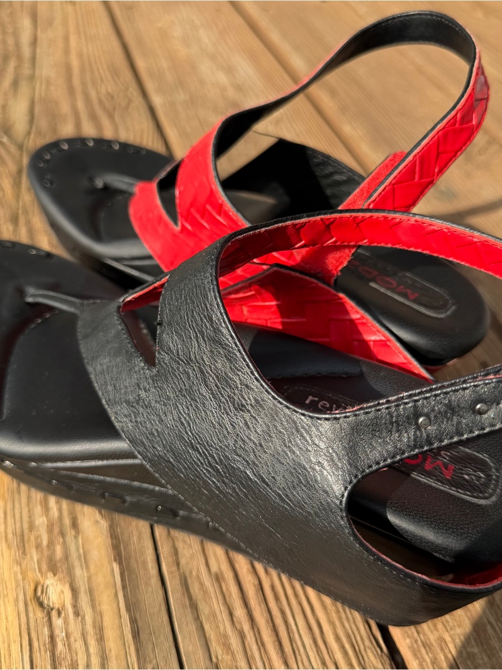 Modzori Reversible Wedge Sandals Size 8 Black Red Vegan Leather